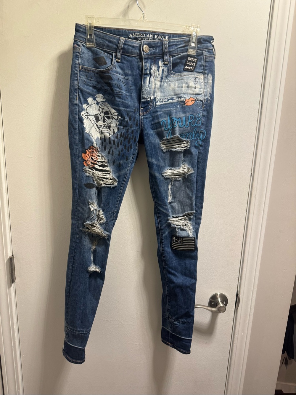 *American Eagle Outfitters Women's Dark Blue Skinny Jeans with Patches